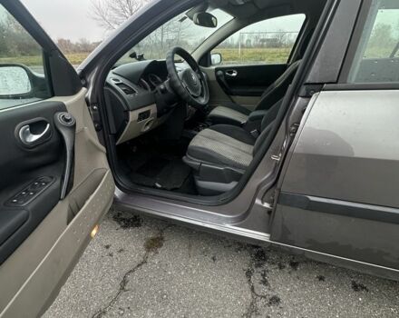 Серый Рено Меган, объемом двигателя 2 л и пробегом 263 тыс. км за 4500 $, фото 4 на Automoto.ua