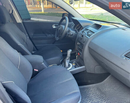 Серый Рено Меган, объемом двигателя 1.6 л и пробегом 220 тыс. км за 3900 $, фото 11 на Automoto.ua