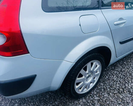 Серый Рено Меган, объемом двигателя 1.39 л и пробегом 207 тыс. км за 4600 $, фото 22 на Automoto.ua