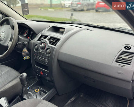 Серый Рено Меган, объемом двигателя 1.6 л и пробегом 300 тыс. км за 3850 $, фото 30 на Automoto.ua