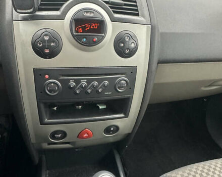 Серый Рено Меган, объемом двигателя 2 л и пробегом 263 тыс. км за 4500 $, фото 7 на Automoto.ua