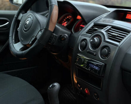 Сірий Рено Меган, об'ємом двигуна 1.46 л та пробігом 351 тис. км за 3900 $, фото 10 на Automoto.ua