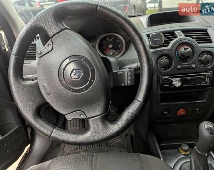 Сірий Рено Меган, об'ємом двигуна 1.6 л та пробігом 275 тис. км за 4399 $, фото 11 на Automoto.ua