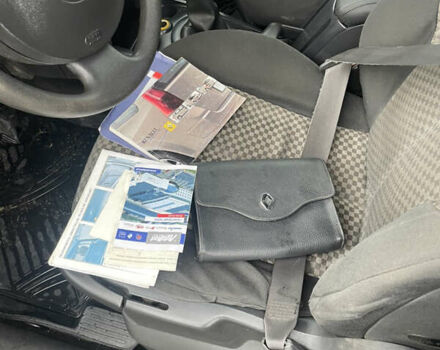 Рено Меган 2004 в Шостке на Automoto.ua Серый Рено Меган, объемом двигателя 1.46 л и пробегом 225 тыс. км за 3999 $, фото 12 на Automoto.ua