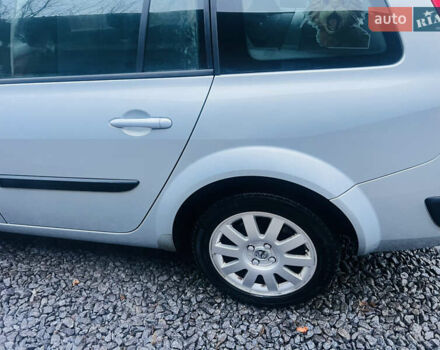 Серый Рено Меган, объемом двигателя 1.39 л и пробегом 207 тыс. км за 4600 $, фото 21 на Automoto.ua