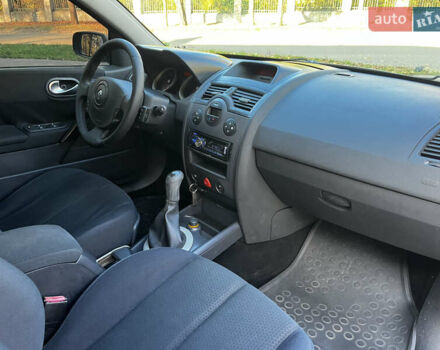 Серый Рено Меган, объемом двигателя 1.6 л и пробегом 220 тыс. км за 3900 $, фото 12 на Automoto.ua