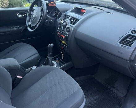 Сірий Рено Меган, об'ємом двигуна 1.6 л та пробігом 255 тис. км за 4100 $, фото 5 на Automoto.ua