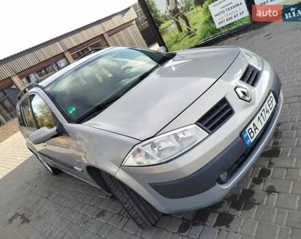 Рено Меган 2004 у Первомайськ на Automoto.ua Сірий Рено Меган, об'ємом двигуна 1.6 л та пробігом 233 тис. км за 4500 $, фото 1 на Automoto.ua