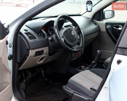 Серый Рено Меган, объемом двигателя 1.6 л и пробегом 300 тыс. км за 3700 $, фото 15 на Automoto.ua