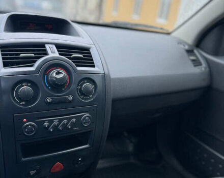 Серый Рено Меган, объемом двигателя 1.6 л и пробегом 300 тыс. км за 3850 $, фото 24 на Automoto.ua