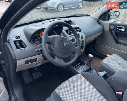 Серый Рено Меган, объемом двигателя 1.6 л и пробегом 191 тыс. км за 4700 $, фото 16 на Automoto.ua