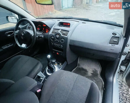 Серый Рено Меган, объемом двигателя 1.39 л и пробегом 207 тыс. км за 4600 $, фото 32 на Automoto.ua