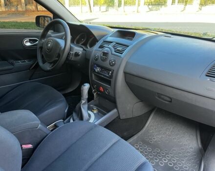 Серый Рено Меган, объемом двигателя 1.6 л и пробегом 220 тыс. км за 3900 $, фото 12 на Automoto.ua