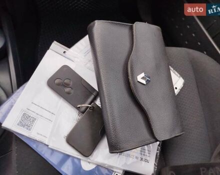 Рено Меган 2004 у Первомайськ на Automoto.ua Сірий Рено Меган, об'ємом двигуна 1.6 л та пробігом 233 тис. км за 4500 $, фото 39 на Automoto.ua