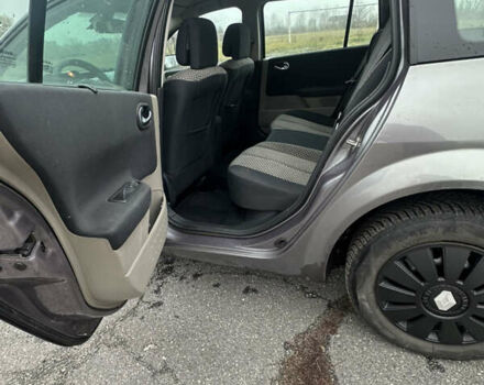 Серый Рено Меган, объемом двигателя 2 л и пробегом 263 тыс. км за 4500 $, фото 12 на Automoto.ua