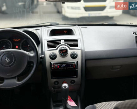 Серый Рено Меган, объемом двигателя 1.6 л и пробегом 215 тыс. км за 4900 $, фото 18 на Automoto.ua