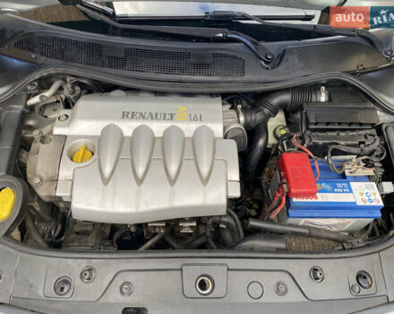 Серый Рено Меган, объемом двигателя 1.6 л и пробегом 250 тыс. км за 4800 $, фото 15 на Automoto.ua