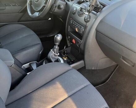 Серый Рено Меган, объемом двигателя 1.9 л и пробегом 237 тыс. км за 2600 $, фото 5 на Automoto.ua