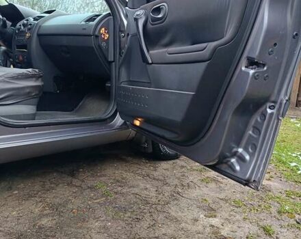 Серый Рено Меган, объемом двигателя 1.6 л и пробегом 280 тыс. км за 5300 $, фото 3 на Automoto.ua