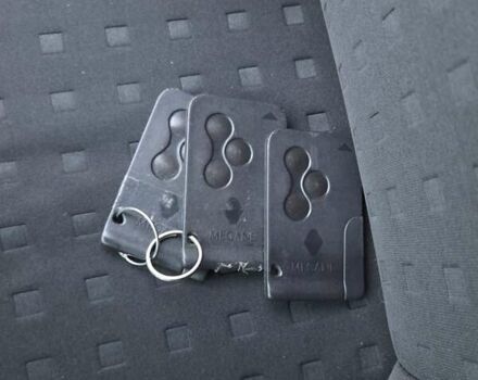 Серый Рено Меган, объемом двигателя 1.6 л и пробегом 223 тыс. км за 4399 $, фото 19 на Automoto.ua