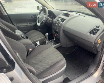 Серый Рено Меган, объемом двигателя 1.6 л и пробегом 197 тыс. км за 5300 $, фото 14 на Automoto.ua