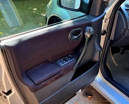 Серый Рено Меган, объемом двигателя 1.9 л и пробегом 331 тыс. км за 4740 $, фото 2 на Automoto.ua