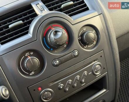 Серый Рено Меган, объемом двигателя 1.9 л и пробегом 330 тыс. км за 4999 $, фото 19 на Automoto.ua