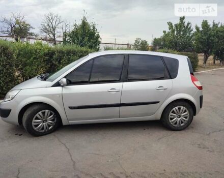 Серый Рено Меган, объемом двигателя 2 л и пробегом 200 тыс. км за 5100 $, фото 2 на Automoto.ua