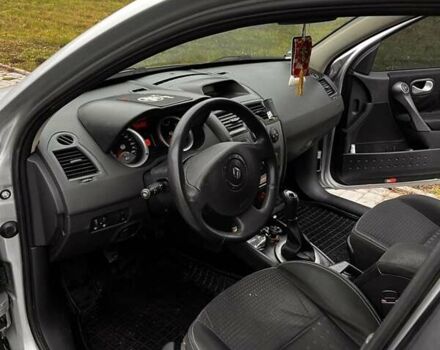 Серый Рено Меган, объемом двигателя 1.6 л и пробегом 173 тыс. км за 5000 $, фото 7 на Automoto.ua