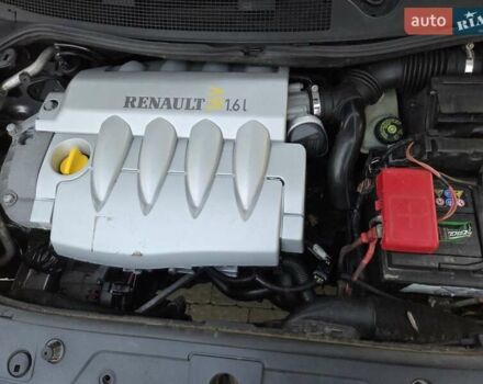 Серый Рено Меган, объемом двигателя 1.6 л и пробегом 223 тыс. км за 4399 $, фото 2 на Automoto.ua