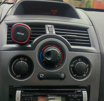 Сірий Рено Меган, об'ємом двигуна 1.6 л та пробігом 183 тис. км за 4600 $, фото 6 на Automoto.ua