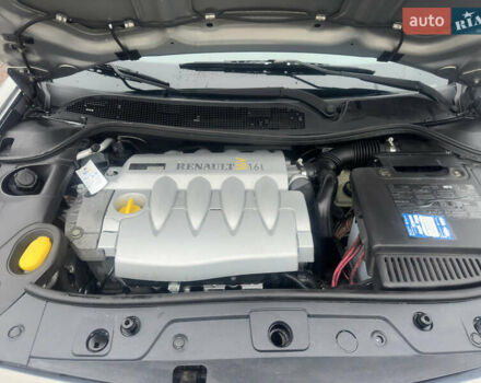 Серый Рено Меган, объемом двигателя 1.6 л и пробегом 197 тыс. км за 5300 $, фото 24 на Automoto.ua
