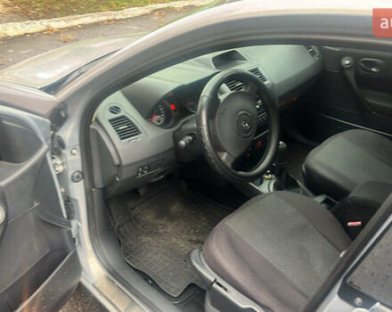 Сірий Рено Меган, об'ємом двигуна 1.6 л та пробігом 260 тис. км за 4600 $, фото 4 на Automoto.ua