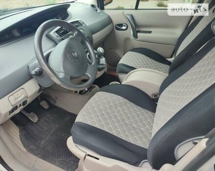 Серый Рено Меган, объемом двигателя 2 л и пробегом 200 тыс. км за 5100 $, фото 4 на Automoto.ua