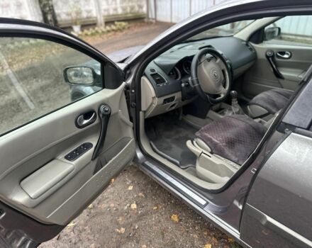 Серый Рено Меган, объемом двигателя 1.9 л и пробегом 286 тыс. км за 4200 $, фото 5 на Automoto.ua