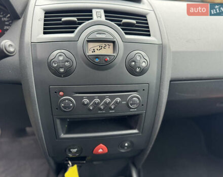 Сірий Рено Меган, об'ємом двигуна 1.6 л та пробігом 200 тис. км за 5600 $, фото 10 на Automoto.ua