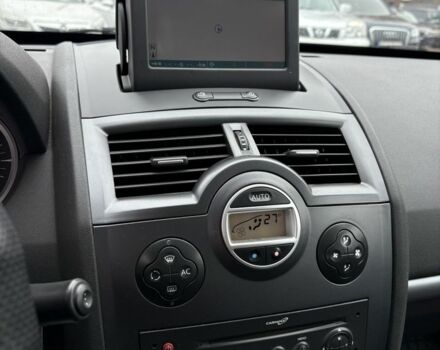 Сірий Рено Меган, об'ємом двигуна 1.6 л та пробігом 220 тис. км за 6100 $, фото 7 на Automoto.ua