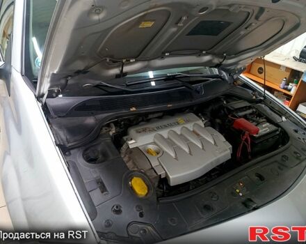 Серый Рено Меган, объемом двигателя 1.6 л и пробегом 220 тыс. км за 5100 $, фото 1 на Automoto.ua