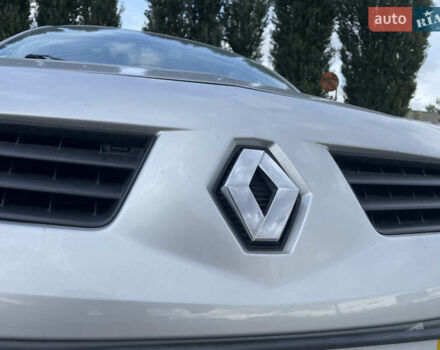 Серый Рено Меган, объемом двигателя 1.6 л и пробегом 196 тыс. км за 5500 $, фото 6 на Automoto.ua