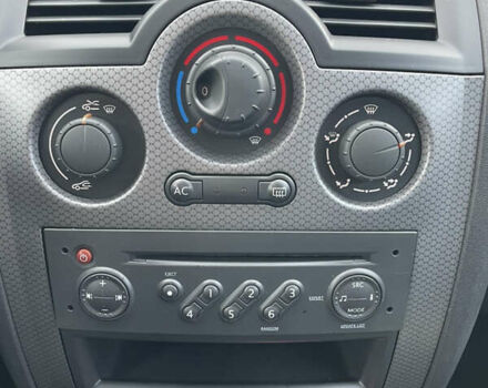 Серый Рено Меган, объемом двигателя 1.6 л и пробегом 196 тыс. км за 5500 $, фото 13 на Automoto.ua