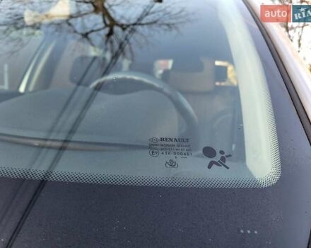 Серый Рено Меган, объемом двигателя 1.6 л и пробегом 182 тыс. км за 5700 $, фото 43 на Automoto.ua