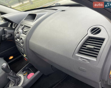 Серый Рено Меган, объемом двигателя 1.6 л и пробегом 196 тыс. км за 5500 $, фото 12 на Automoto.ua