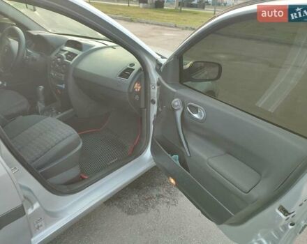 Сірий Рено Меган, об'ємом двигуна 1.6 л та пробігом 267 тис. км за 4800 $, фото 12 на Automoto.ua