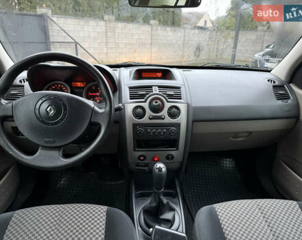 Серый Рено Меган, объемом двигателя 1.46 л и пробегом 265 тыс. км за 4400 $, фото 11 на Automoto.ua