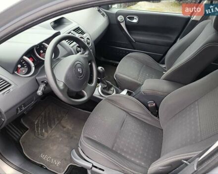 Серый Рено Меган, объемом двигателя 1.6 л и пробегом 215 тыс. км за 5700 $, фото 3 на Automoto.ua