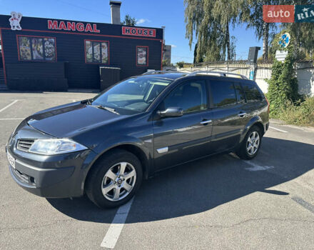 Рено Меган 2006 у Нежине на Automoto.ua Сірий Рено Меган, об'ємом двигуна 1.6 л та пробігом 243 тис. км за 5900 $, фото 3 на Automoto.ua
