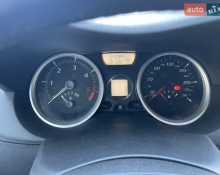 Серый Рено Меган, объемом двигателя 1.9 л и пробегом 300 тыс. км за 4500 $, фото 16 на Automoto.ua