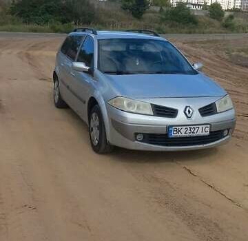 Сірий Рено Меган, об'ємом двигуна 1.9 л та пробігом 372 тис. км за 3600 $, фото 1 на Automoto.ua