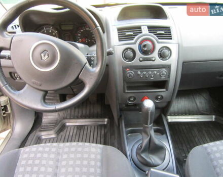 Сірий Рено Меган, об'ємом двигуна 1.6 л та пробігом 193 тис. км за 5000 $, фото 7 на Automoto.ua