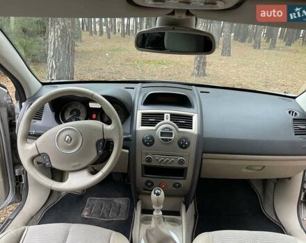 Серый Рено Меган, объемом двигателя 2 л и пробегом 275 тыс. км за 4900 $, фото 3 на Automoto.ua